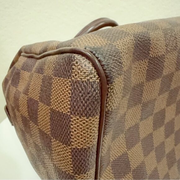 Preowned Authentic Vintage Louis Vuitton Speedy 30 Damier Ebene 2006 - Picture 12 of 16
